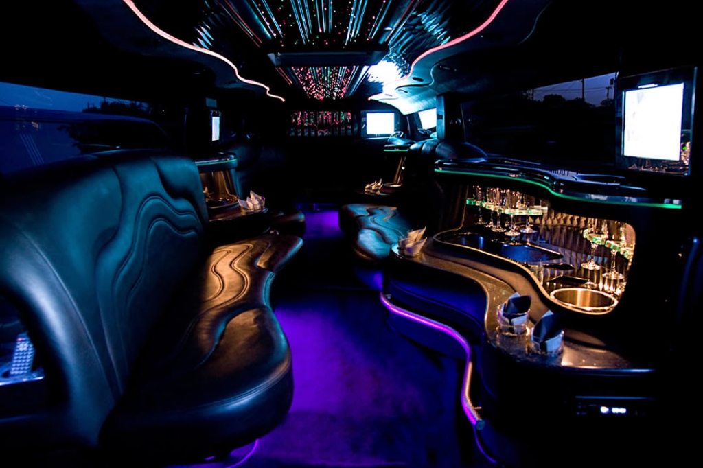 Lincoln stretch limo interior on display of the website